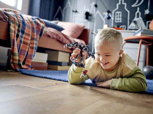 LEGO Super Heroes Venom Mech Armor vs. Miles Morales (76276) (6)