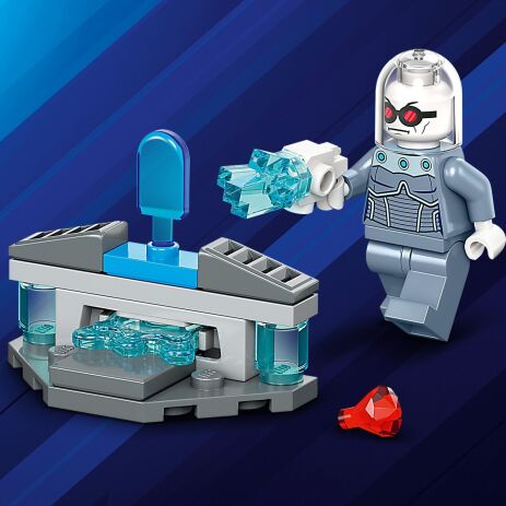 LEGO Super Heroes Batman & Batmobile vs. Mr. Freeze (76301) (3)