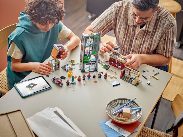 LEGO® Super Heroes Spiderman vs. Oscorp (76324) (8)