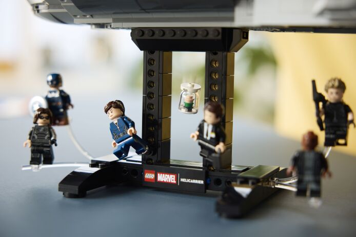 LEGO® Super Heroes S.H.I.E.L.D. Helicarrier (76354) (11)