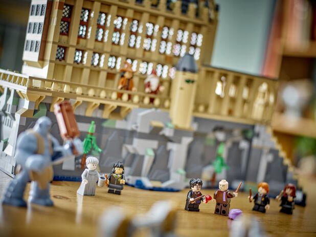 LEGO Harry Potter Hogwarts Castle: The Great Hall (76435) (13)