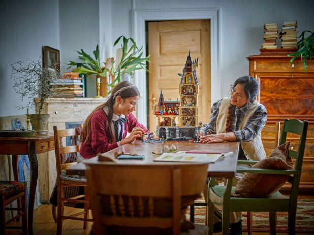 LEGO Harry Potter Hogwarts Castle: The Main Tower (76454) (15)