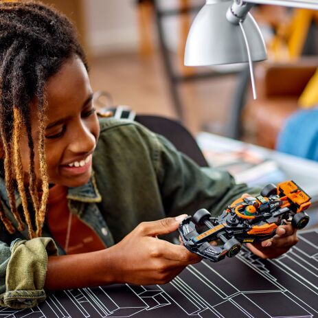 LEGO Speed Champions 2023 McLaren Formula 1 Race Car (76919) (6)