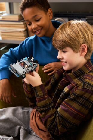 LEGO Speed Champions Time Machine From Back To The Future (77256) (3)