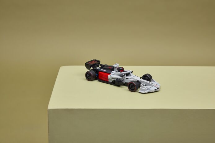 LEGO Speed Champions AUDI Revolut F1 Team R26 Race Car (77259) (8)