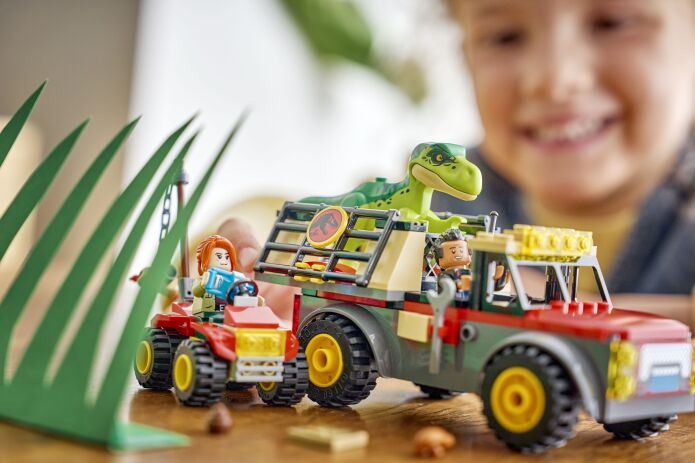 LEGO® Jurassic World Young T.Rex Transport Truck (77978) (6)