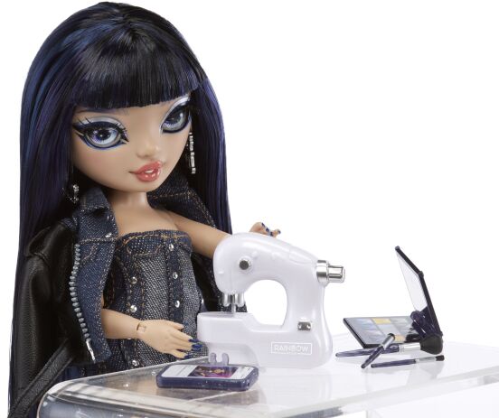 Rainbow High Κούκλα Kim Nguyen-Blue (583158EUC) (3)