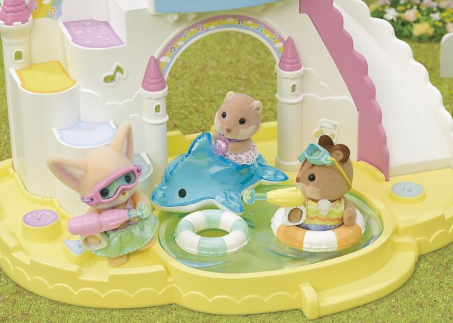 Sylvanian Families Nursery Friends Διασκέδαση Στην Πισίνα (5749) (2)