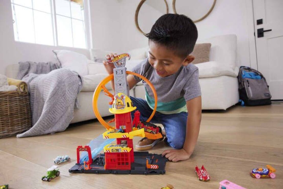 Hot Wheels Πίστα Πυροσβεστικός Σταθμός City (HKX41) (5)
