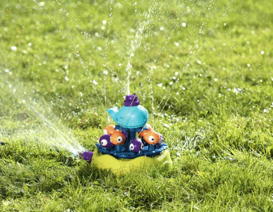 B.Toys Whirly Whale Sprinkler (BX1527Z) (2)