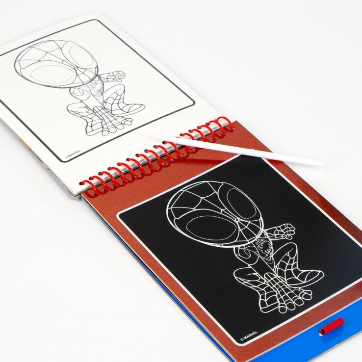 Cerda Spidey Scratch Book (2700001802) (1)