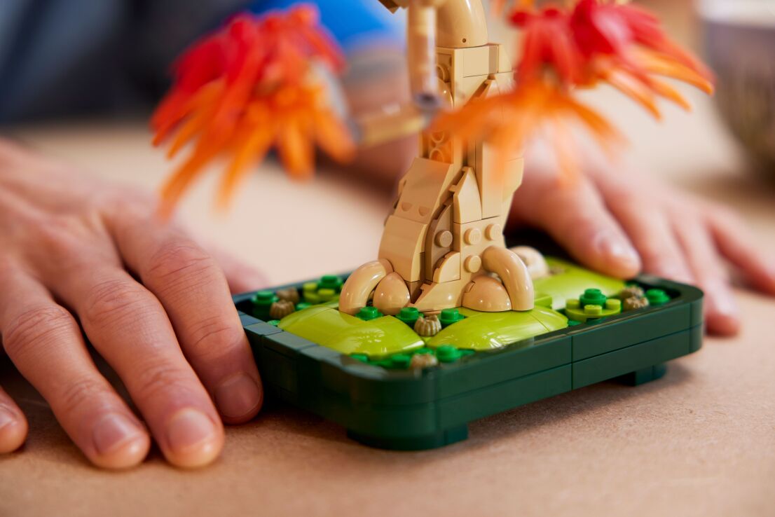 LEGO Botanical Japanese Red Maple Bonsai Tree (10348) (4)