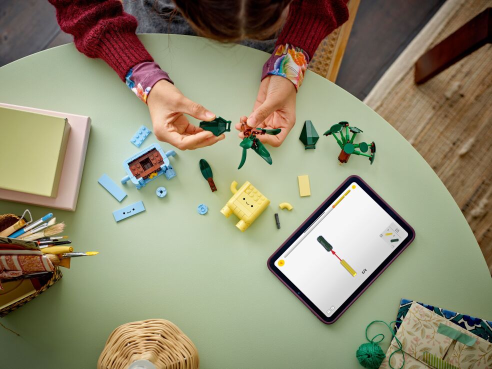 LEGO Botanicals Happy Plants (10349) (2)