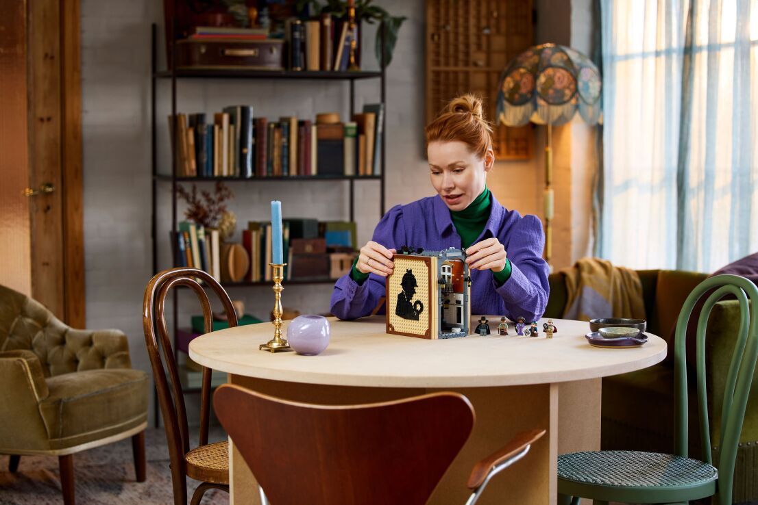 LEGO Icons Sherlock Holmes: Book Nook (10351) (12)