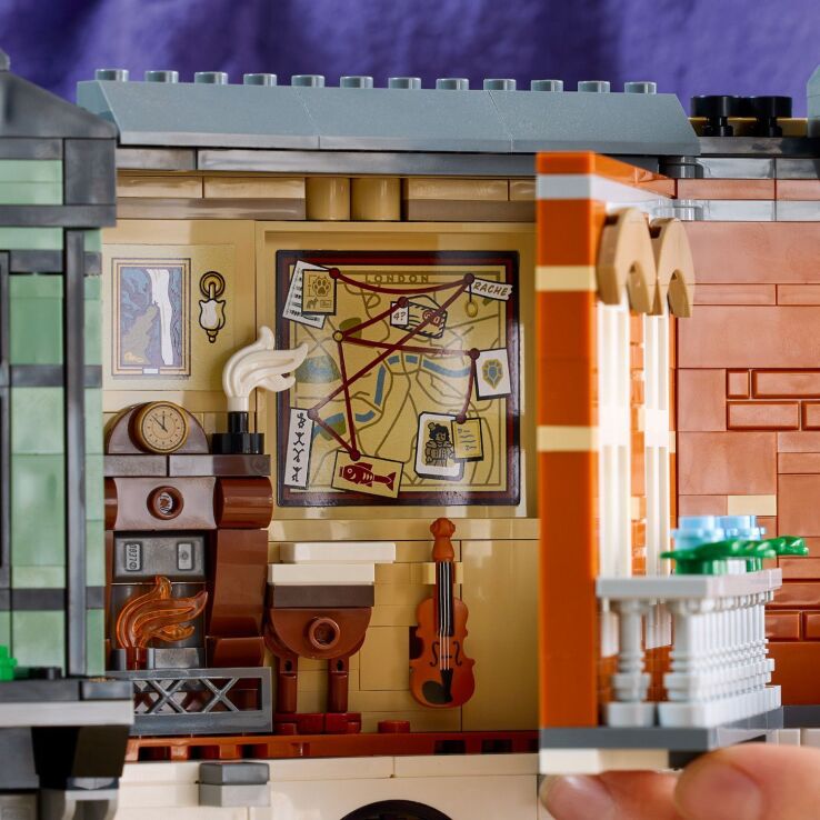 LEGO Icons Sherlock Holmes: Book Nook (10351) (6)