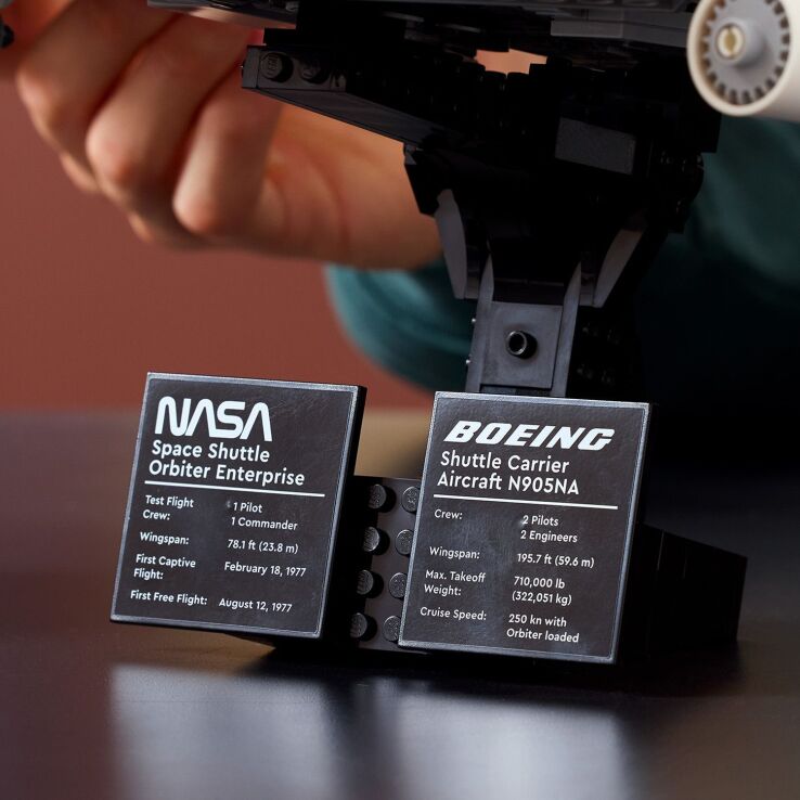 LEGO Icons Shuttle Carrier Aircraft (10360) (5)