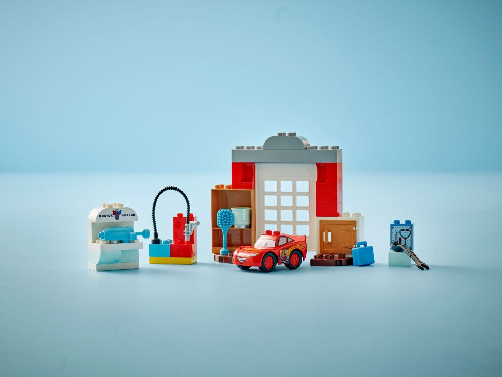 LEGO Duplo Disney McQueen's Visit To Doc's Garage (10456) (8)