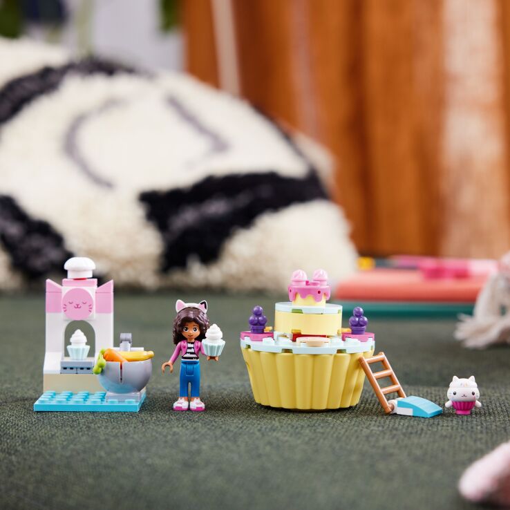 LEGO Gabby's Dollhouse Bakey With Cakey Fun (10785) (7)