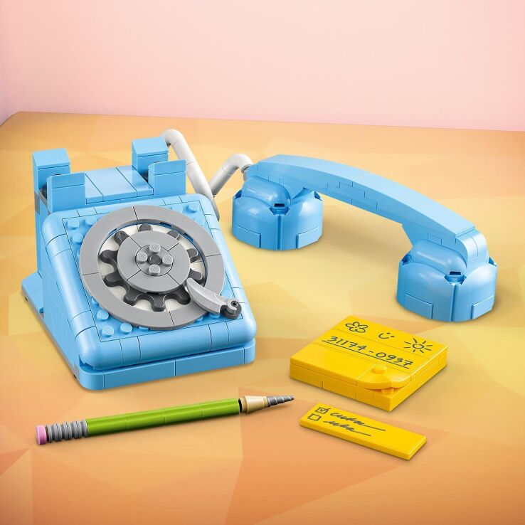 LEGO Creator 3in1 Retro Telephone (31174) (2)