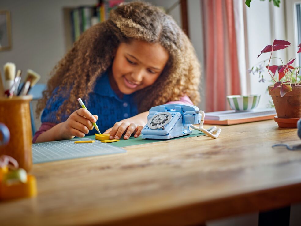 LEGO Creator 3in1 Retro Telephone (31174) (6)