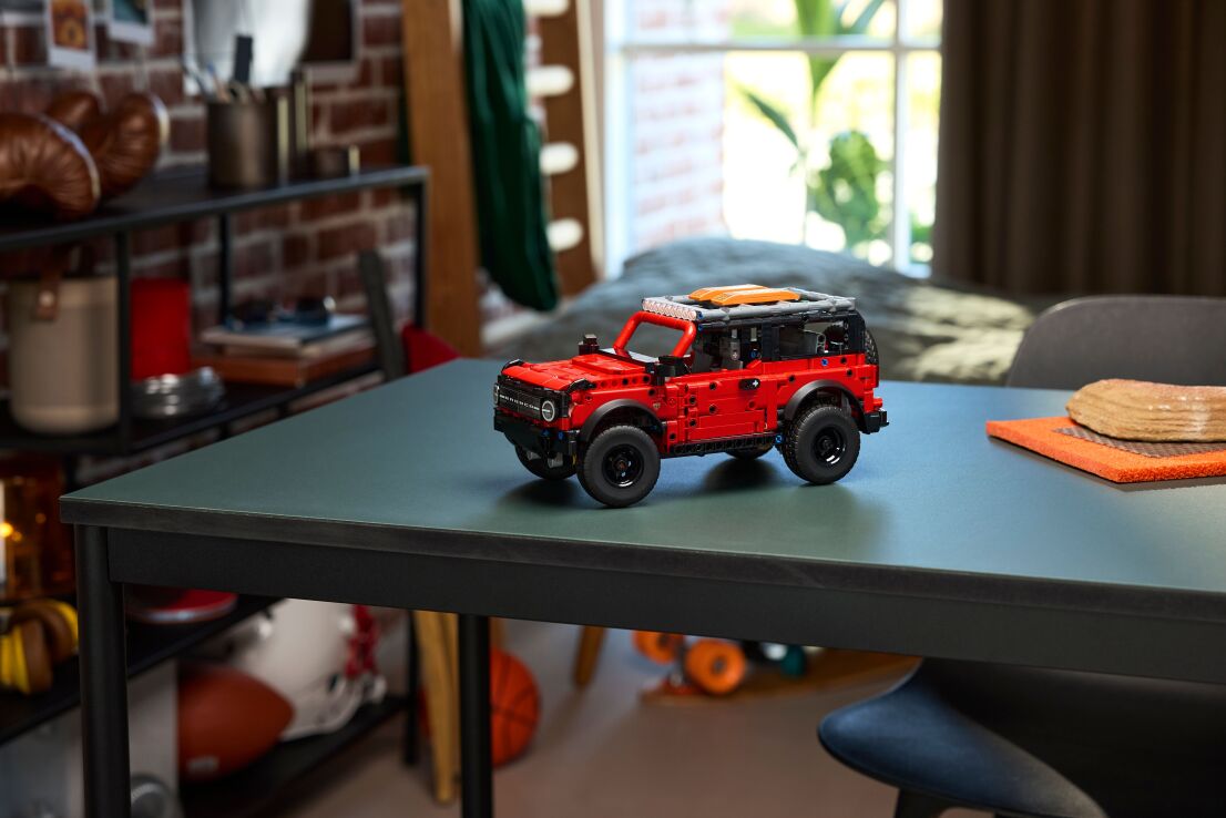 LEGO Technic Ford Bronco Suv (42213) (8)