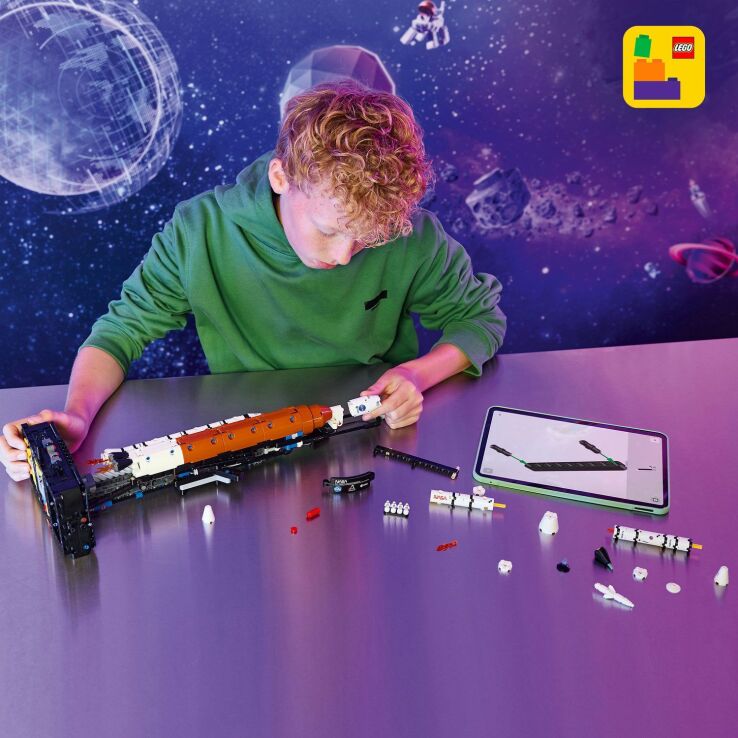 LEGO® Technic Nasa Artemis Space Launch System Rocket (42221) (6)