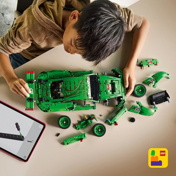 LEGO® Technic Porsche 911 GT3 R REXY AO Racing Car (42224) (6)