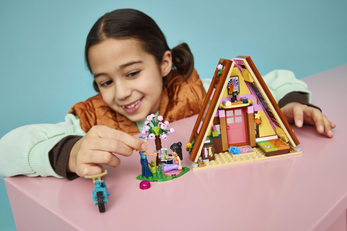 LEGO® Friends Nature Glamping Cabin (42682) (7)