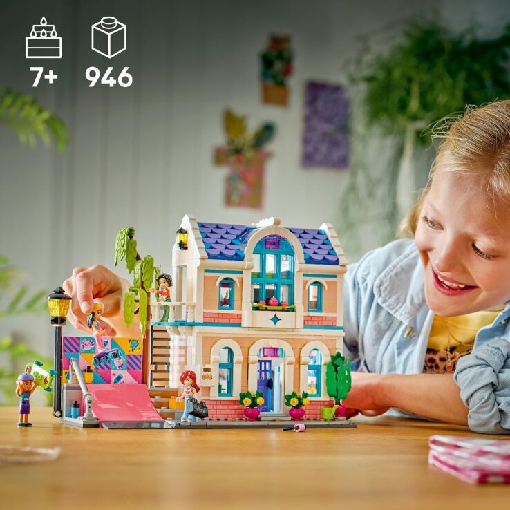 LEGO® Friends Liann's Family House (42687) (2)