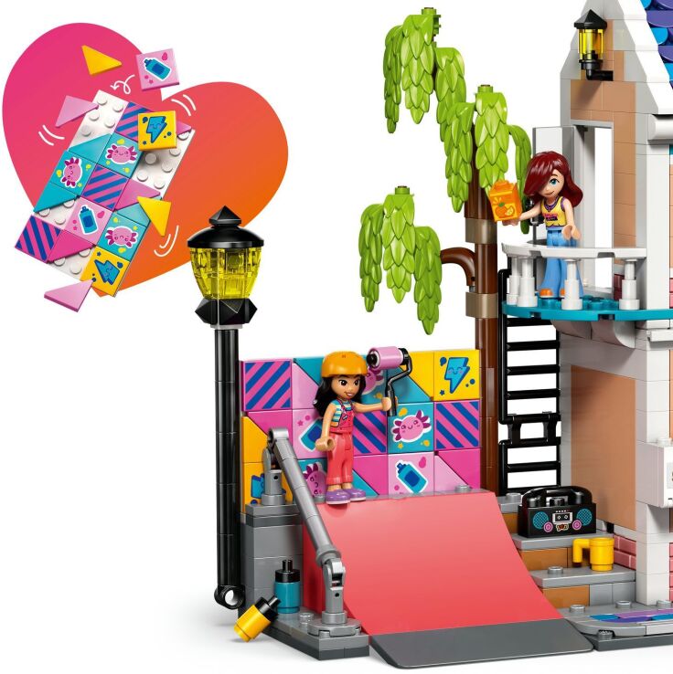 LEGO® Friends Liann's Family House (42687) (3)