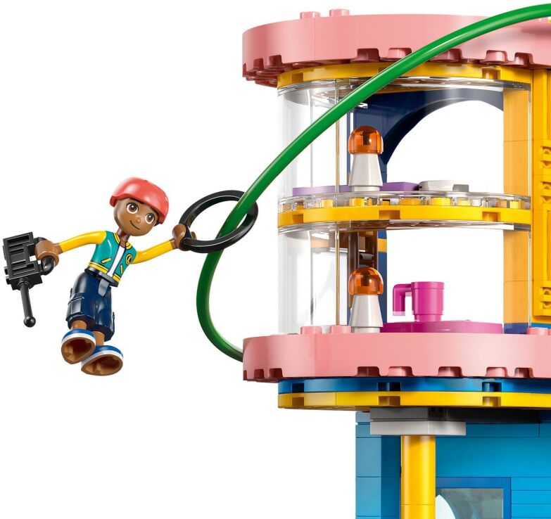 LEGO® Friends Heartlake City Friends Club House (42689) (3)