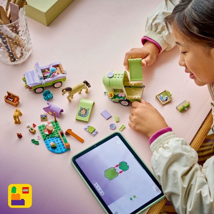 LEGO® Friends Horse & Baby Foal Trailer (42695) (6)