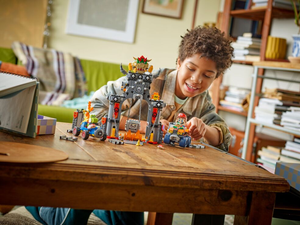 LEGO Super Mario Kart-Bowser's Castle (72039) (8)