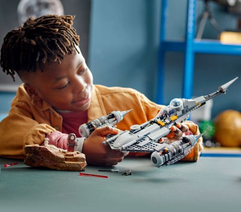 LEGO Star Wars The Mandalorian's N-1 Starfighter (75325) (9)