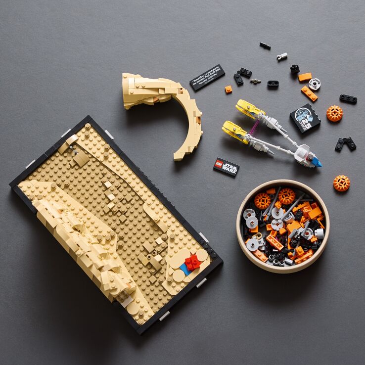 LEGO Star Wars Mos Espa Podrace Diorama (75380) (5)