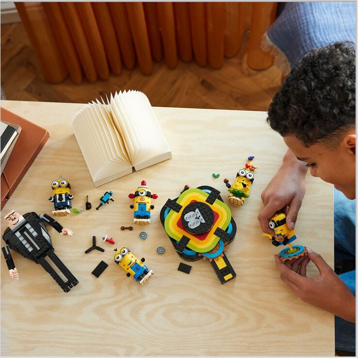 LEGO Minions Brick-Built Gru & Minions (75582) (4)