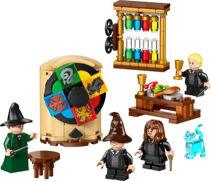 LEGO Harry Potter Hogwarts Castle: Sorting Hat Ceremony (76460) (1)