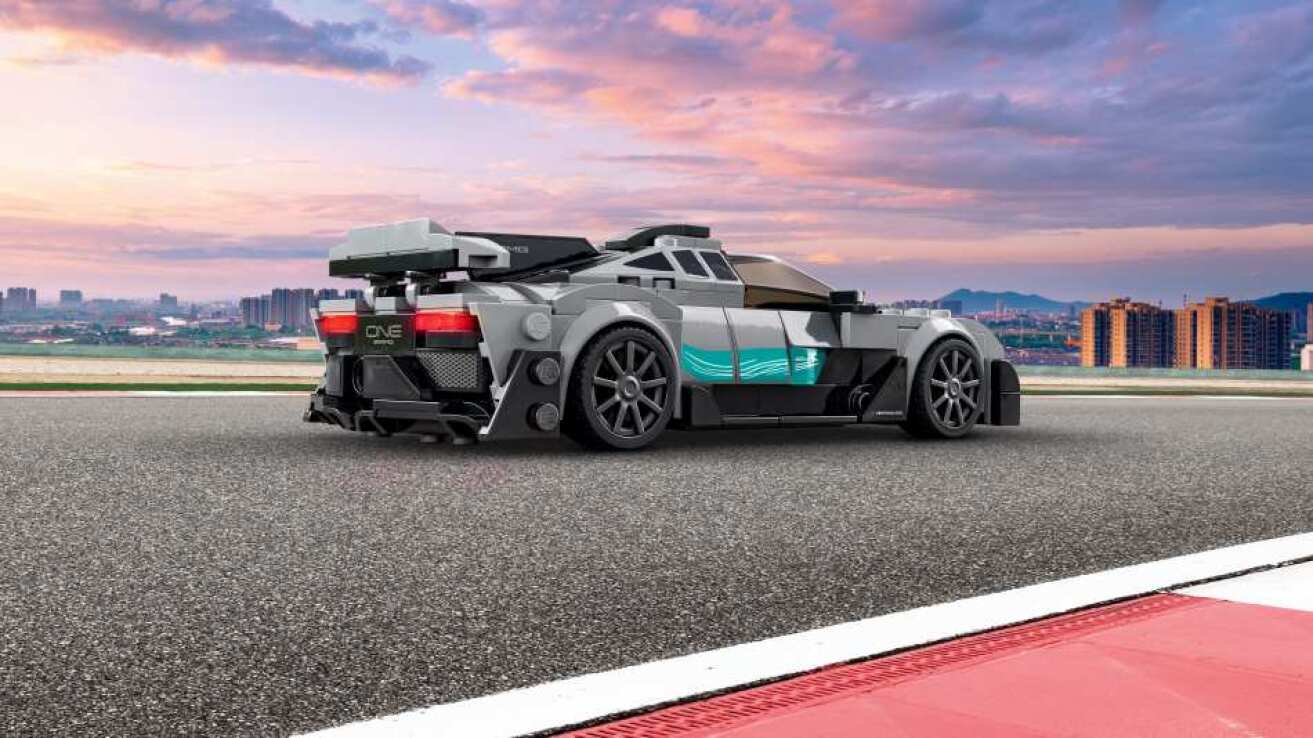 LEGO Speed Champions Mercedes AMG F1 W12 & AMG Project One (76909) (4)