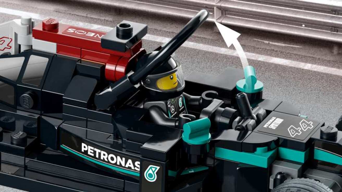 LEGO Speed Champions Mercedes AMG F1 W12 & AMG Project One (76909) (5)