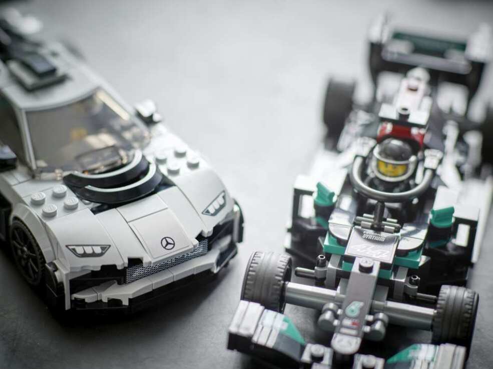 LEGO Speed Champions Mercedes AMG F1 W12 & AMG Project One (76909) (6)