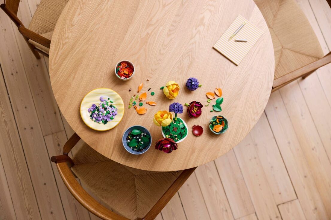LEGO® Botanicals Flower Arrangement (10345) (2)