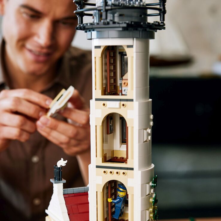 LEGO Ideas Motorized Lighthouse (21335) (3)