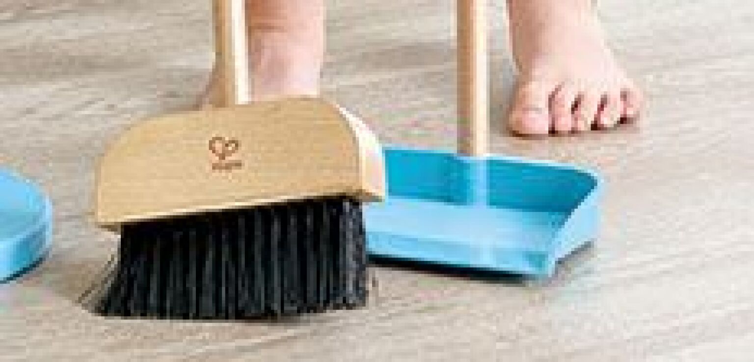 Hape Ξύλινο Σετ Καθαρισμού Broom Set (E3055A) (3)