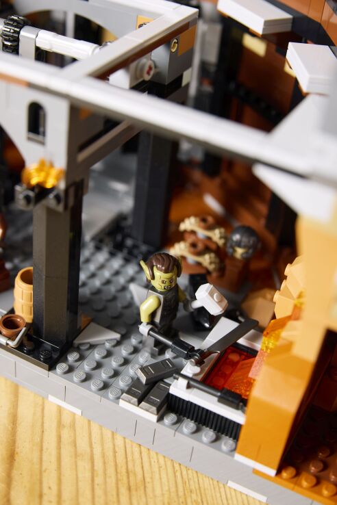 LEGO Icons Lord Of The Rings: Barad-Dur (10333) (8)