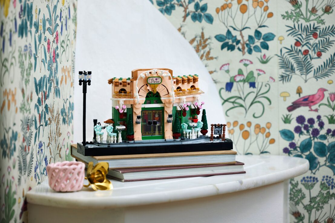 LEGO Icons French Cafe (10362) (12)