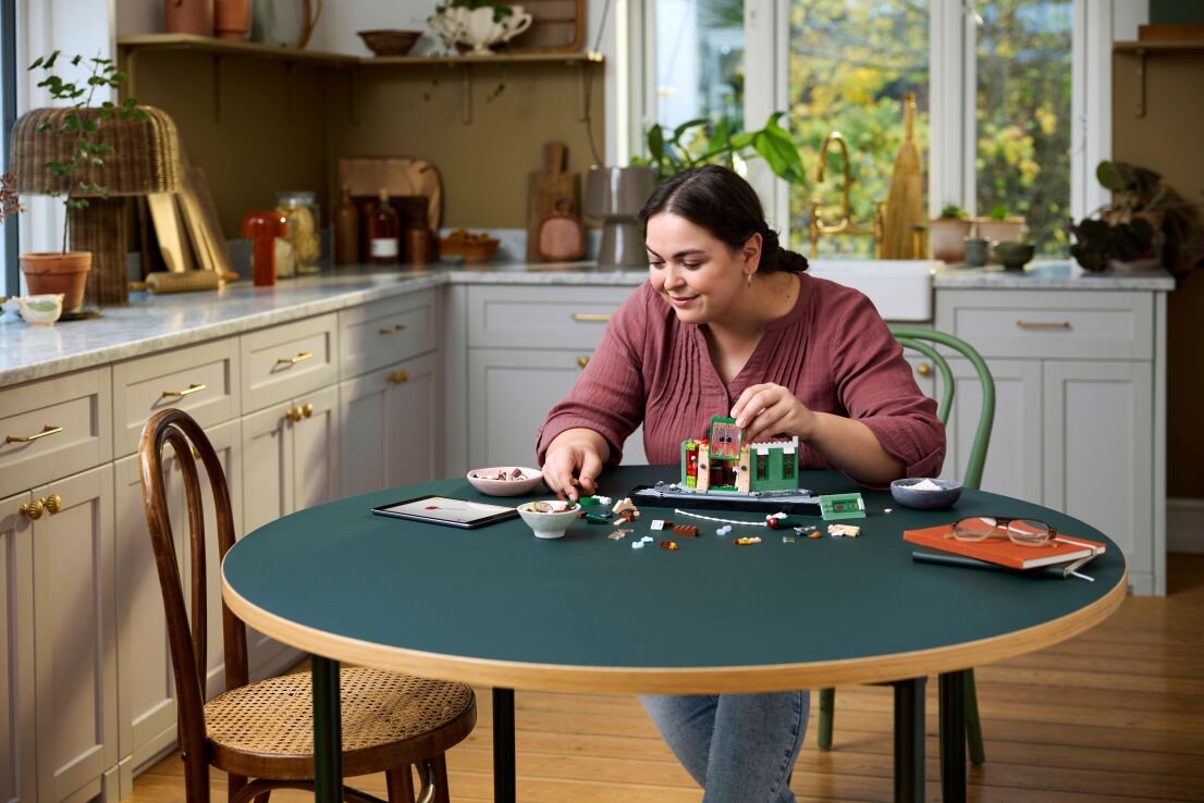 LEGO Icons French Cafe (10362) (6)