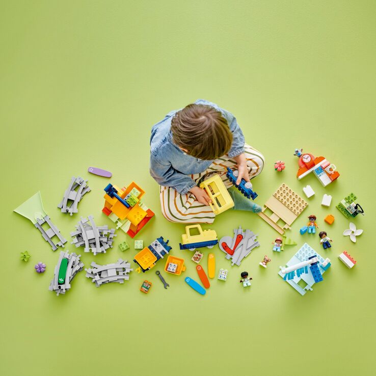 LEGO® Duplo Big Interactive Community Train (10428) (5)