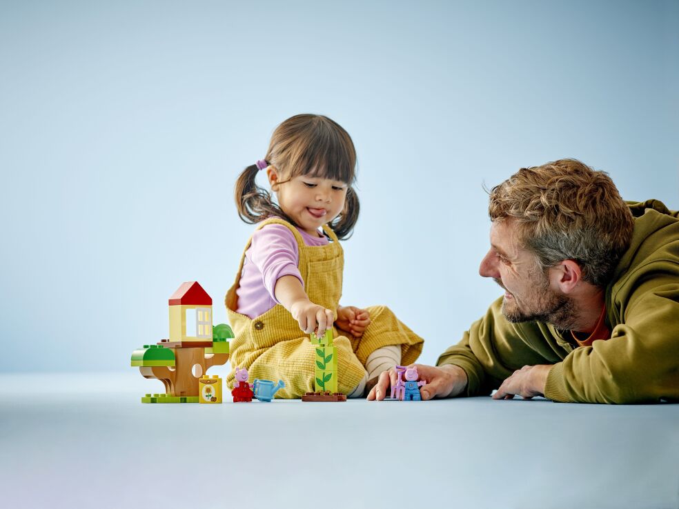 LEGO® Duplo Peppa Pig Garden & Tree House (10431) (6)