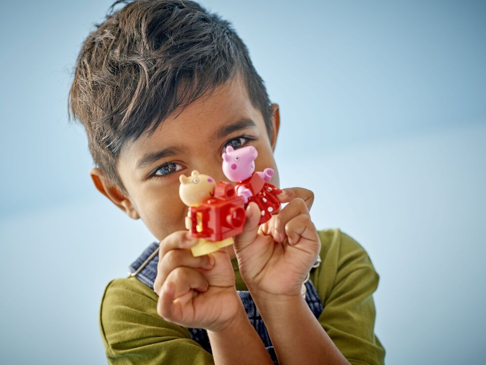 LEGO Duplo Peppa Pig Birthday House (10433) (5)