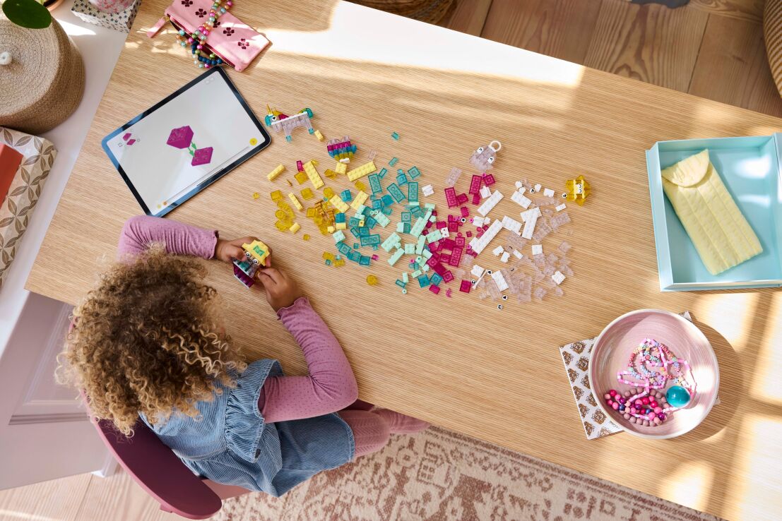 LEGO Classic Magical Transparent Box (11040) (4)